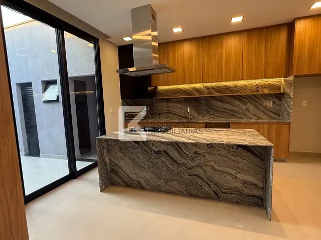 Casa com 360m² 3 quartos e 4 banheiros, à venda, no bairro Vila Inglesa em Indaiatuba