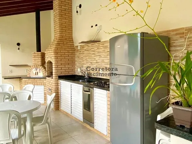Casa com 375m² 3 quartos e 5 banheiros, à venda, no bairro Jardim Califórnia em Jacareí