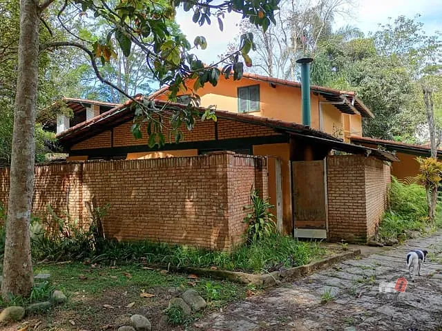 Casa com 5000m², à venda, no bairro Carangola em Petrópolis