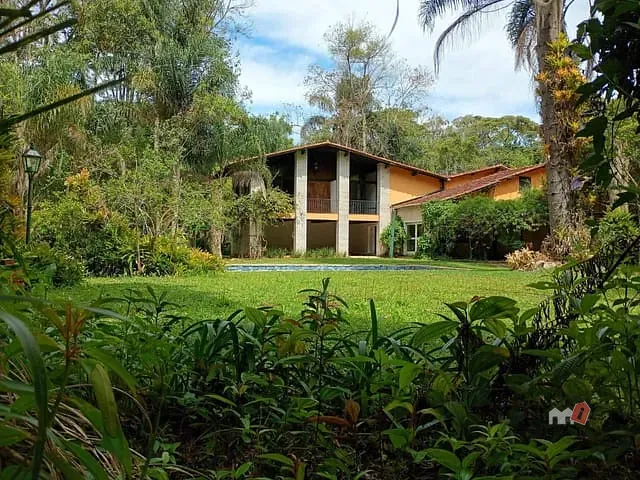 Casa com 5000m², à venda, no bairro Carangola em Petrópolis
