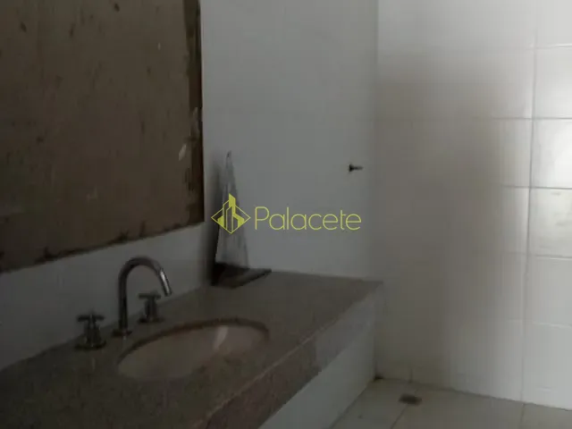 Casa com 250m² 3 quartos e 3 banheiros, à venda, no bairro Vila Suiça em Pindamonhangaba