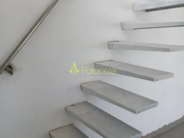 Casa com 250m² 3 quartos e 3 banheiros, à venda, no bairro Vila Suiça em Pindamonhangaba