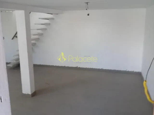 Casa com 250m² 3 quartos e 3 banheiros, à venda, no bairro Vila Suiça em Pindamonhangaba