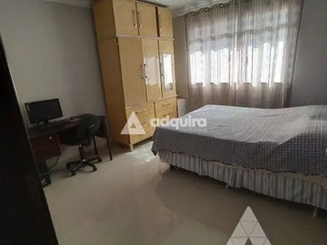 Casa com 340m² 3 quartos e 3 banheiros, à venda, no bairro Ronda em Ponta Grossa