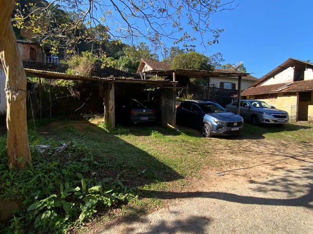 Casa 2 quartos e 1 banheiro, à venda, no bairro Duarte Silveira em Petrópolis