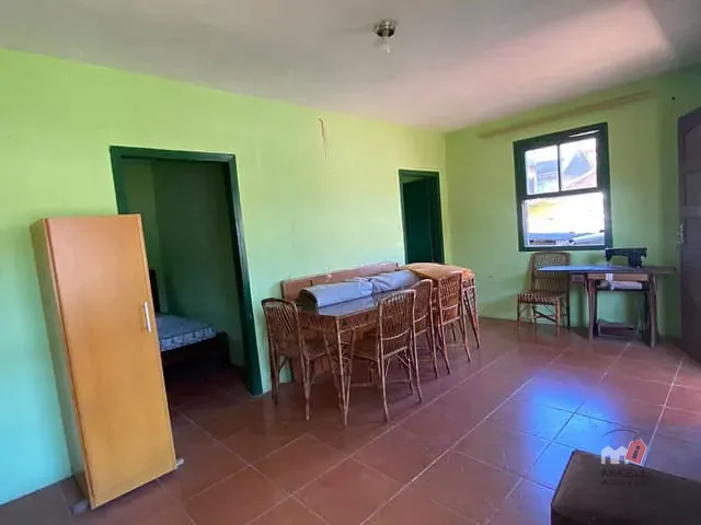 Casa 2 quartos e 1 banheiro, à venda, no bairro Duarte Silveira em Petrópolis