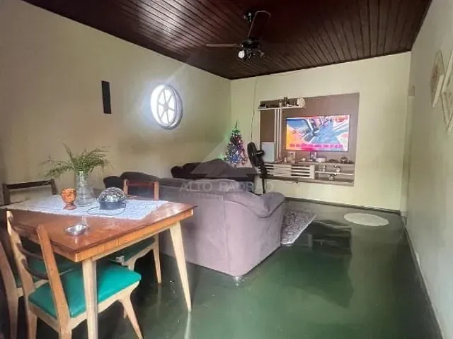 Casa com 250m² 2 quartos e 1 banheiro, à venda, no bairro Jardim Pilar em Mauá