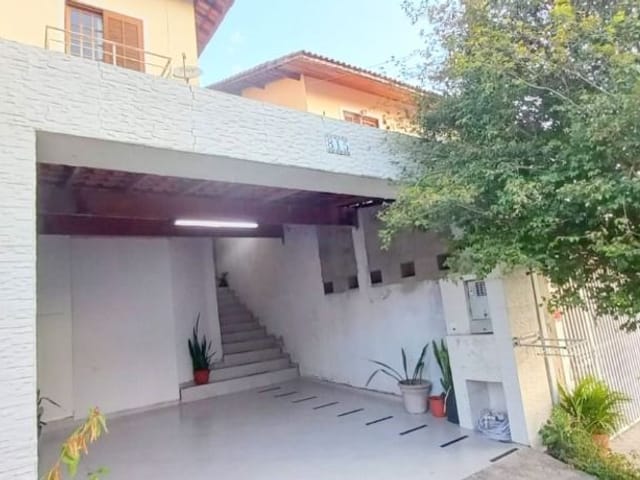 Casa com 229m² 2 quartos e 2 banheiros, à venda, no bairro Jardim Nova Coimbra em Cotia