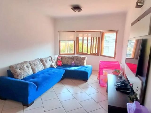 Casa com 229m² 2 quartos e 2 banheiros, à venda, no bairro Jardim Nova Coimbra em Cotia