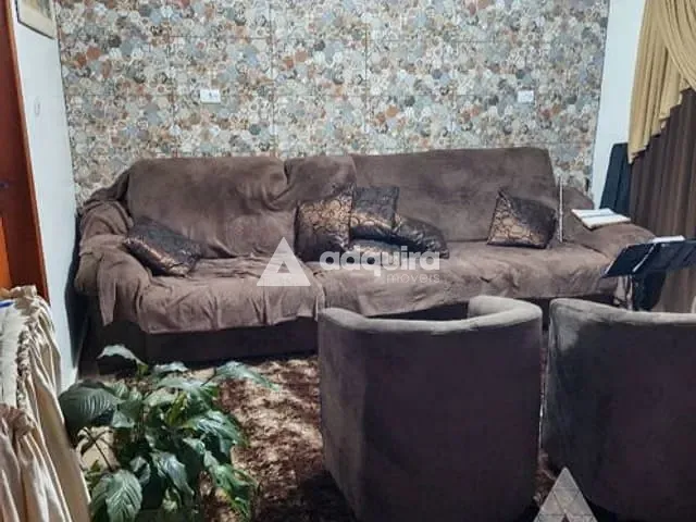 Casa com 360m² 3 quartos e 2 banheiros, à venda, no bairro Uvaranas em Ponta Grossa