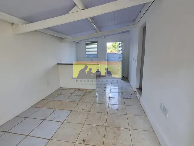 Casa com 300m² 4 quartos e 2 banheiros, para alugar, no bairro Barão Geraldo em Campinas
