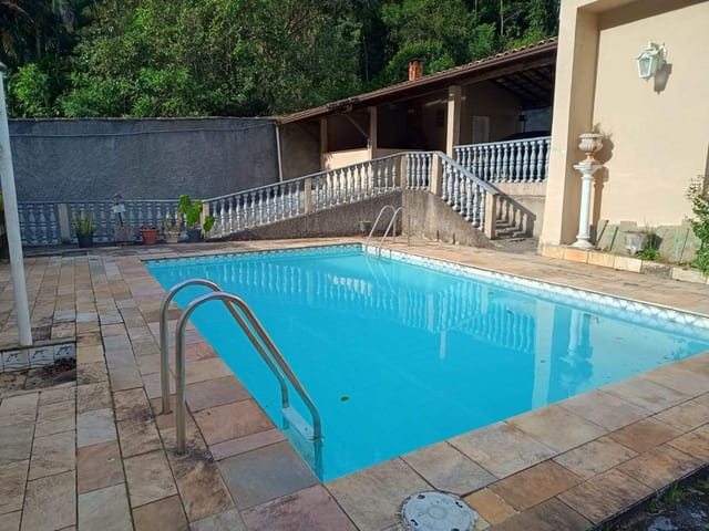 Casa com 1284m² 4 quartos e 4 banheiros, à venda ou para alugar, no bairro São Sebastião em Petrópolis