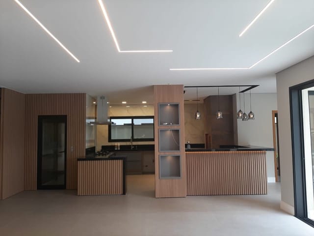 Casa com 450m² 5 quartos e 7 banheiros, à venda, no bairro Jardim do Golfe em São José dos Campos