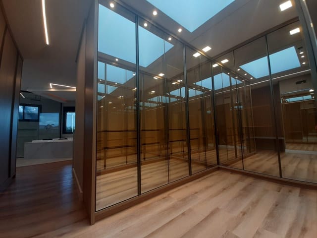 Casa com 450m² 5 quartos e 7 banheiros, à venda, no bairro Jardim do Golfe em São José dos Campos