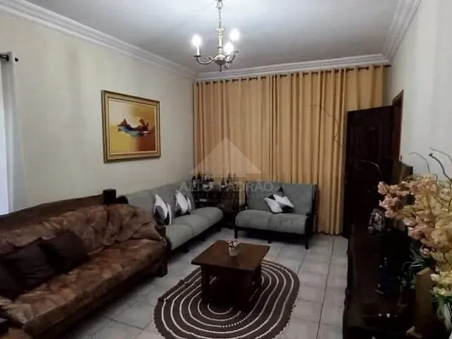 Casa com 270m² 2 quartos e 1 banheiro, à venda, no bairro Vila Emílio em Mauá
