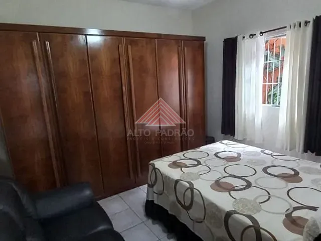 Casa com 270m² 2 quartos e 1 banheiro, à venda, no bairro Vila Emílio em Mauá