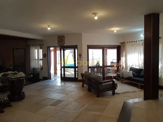 Casa 3 quartos e 5 banheiros, à venda, no bairro Jardim das Nações em Taubaté