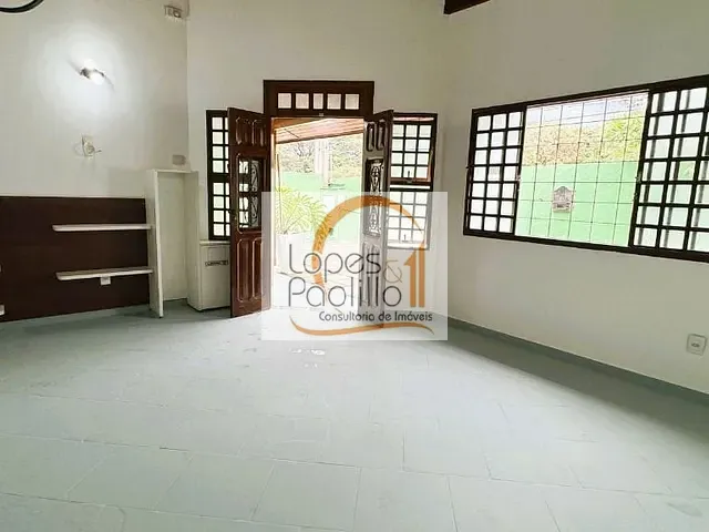 Casa com 462m², para alugar, no bairro Centro em Atibaia