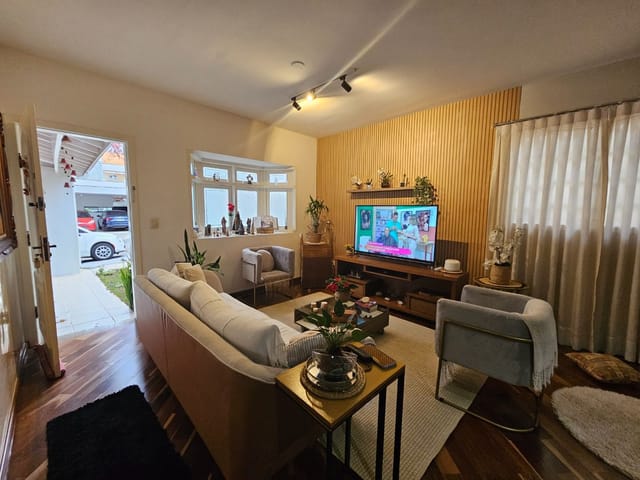 Casa com 250m² 3 quartos e 2 banheiros, à venda, no bairro Urbanova em São José dos Campos