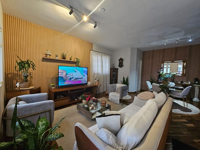 Casa com 250m² 3 quartos e 2 banheiros, à venda, no bairro Urbanova em São José dos Campos