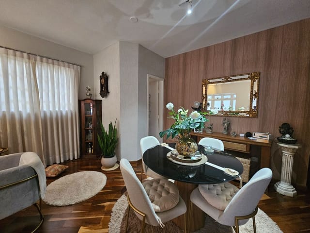 Casa com 250m² 3 quartos e 2 banheiros, à venda, no bairro Urbanova em São José dos Campos