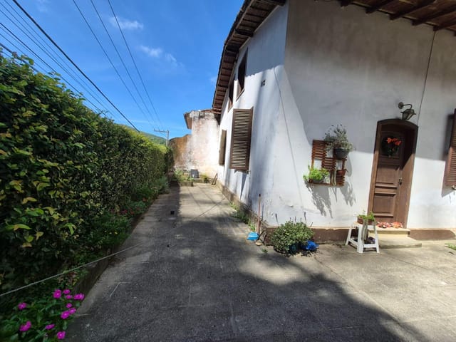 Casa com 3800m², à venda, no bairro Castelanea em Petrópolis