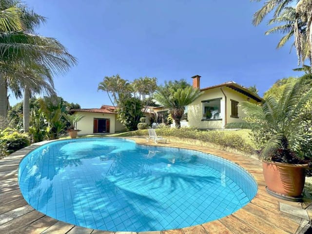 Casa 5 quartos e 5 banheiros, à venda, no bairro Jardim Ana Estela em Carapicuíba