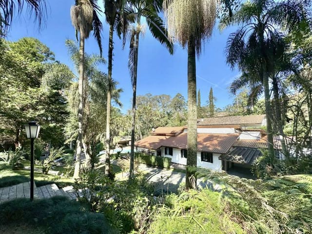 Casa 3 quartos e 4 banheiros, à venda ou para alugar, no bairro Algarve em Cotia