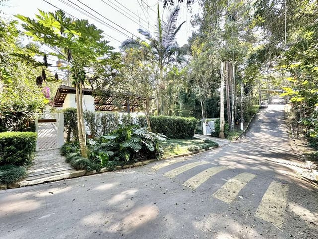 Casa 3 quartos e 4 banheiros, à venda ou para alugar, no bairro Algarve em Cotia