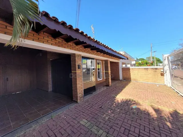 Casa com 300m² 2 quartos e 2 banheiros, para alugar, no bairro Vila Menuzzo em Sumaré