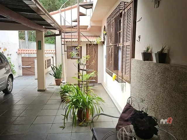 Casa 3 quartos e 1 banheiro, à venda, no bairro Vila Militar em Petrópolis