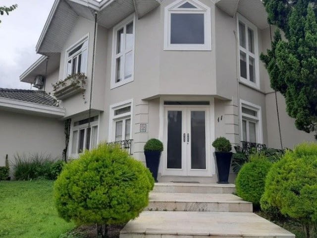 Casa com 405m² 4 quartos e 4 banheiros, à venda ou para alugar, no bairro Urbanova em São José dos Campos