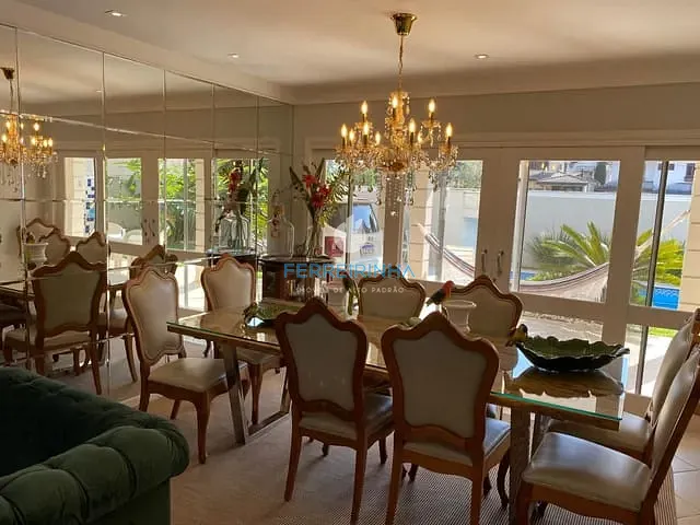 Casa com 405m² 4 quartos e 4 banheiros, à venda ou para alugar, no bairro Urbanova em São José dos Campos