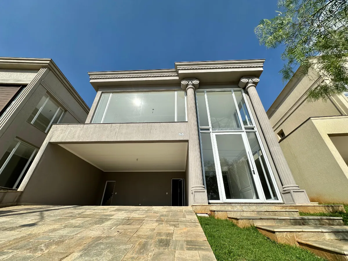 Casa no condomínio Residencial Valville1 para venda com 3 quartos, sendo 3 suítes, 303m²