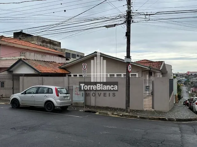 Casa com 312m² 3 quartos e 2 banheiros, à venda, no bairro Centro em Ponta Grossa