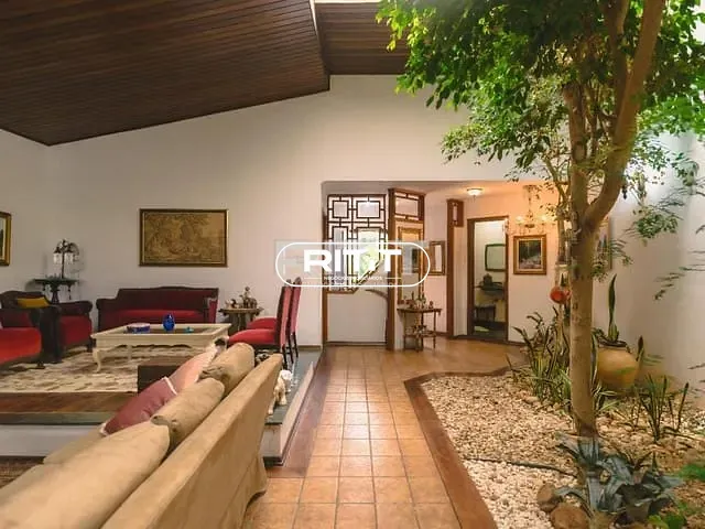 Casa com 835m² 4 quartos e 3 banheiros, à venda, no bairro Parque Nova Campinas em Campinas