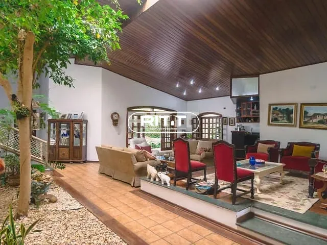 Casa com 835m² 4 quartos e 3 banheiros, à venda, no bairro Parque Nova Campinas em Campinas