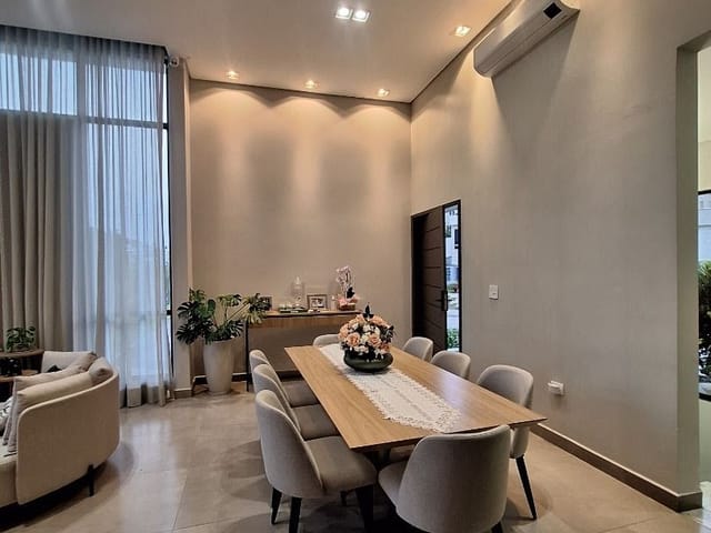 Casa com 481m² 4 quartos e 4 banheiros, à venda, no bairro Urbanova em São José dos Campos