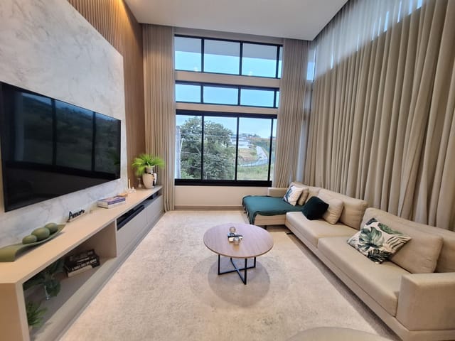 Casa com 481m² 4 quartos e 4 banheiros, à venda, no bairro Urbanova em São José dos Campos