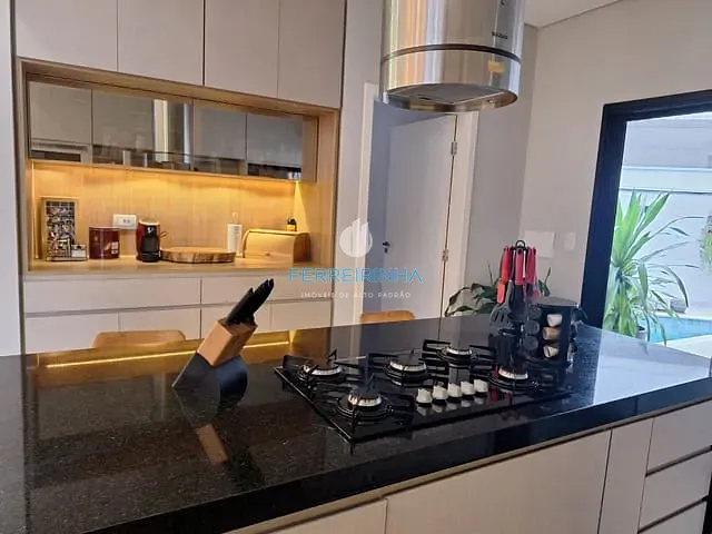Casa com 481m² 4 quartos e 4 banheiros, à venda, no bairro Urbanova em São José dos Campos