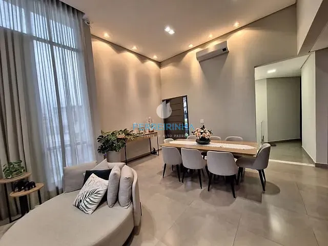 Casa com 481m² 4 quartos e 4 banheiros, à venda, no bairro Urbanova em São José dos Campos