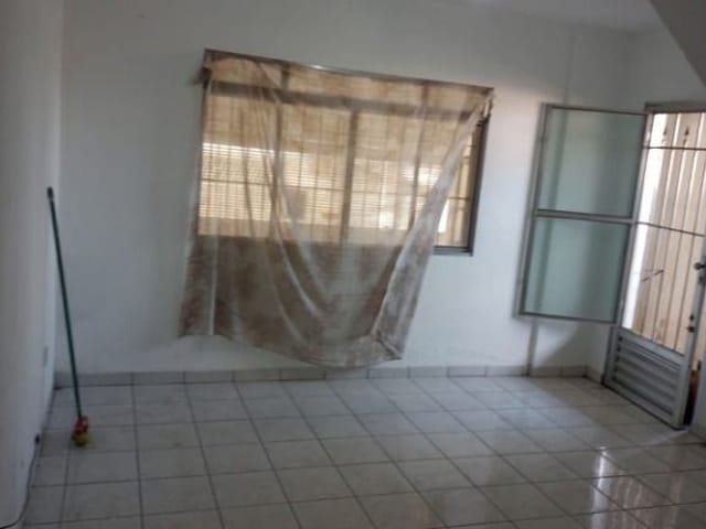 Casa 3 quartos e 2 banheiros, à venda, no bairro BUSSOCABA em Osasco