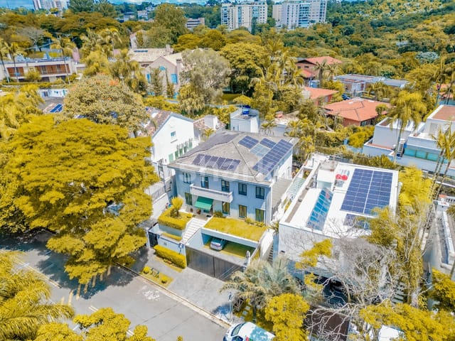 Casa com 500m² 4 quartos e 6 banheiros, à venda ou para alugar, no bairro Cidade Jardim em São Paulo