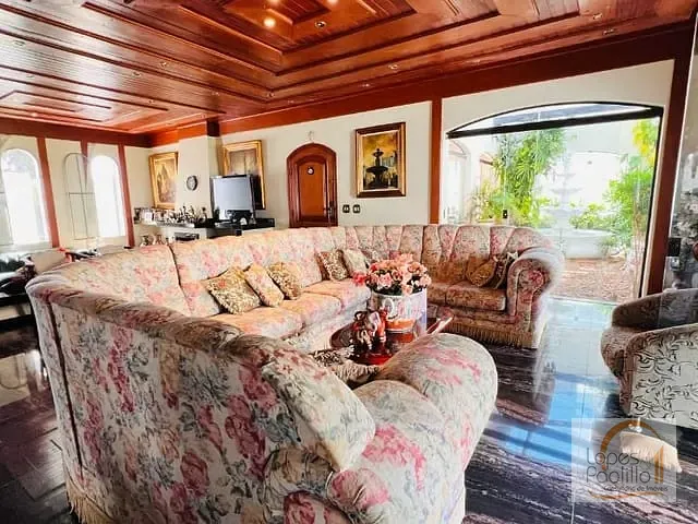 Casa com 1580m² 4 quartos e 6 banheiros, à venda, no bairro Vila Esperia Ou Giglio em Atibaia