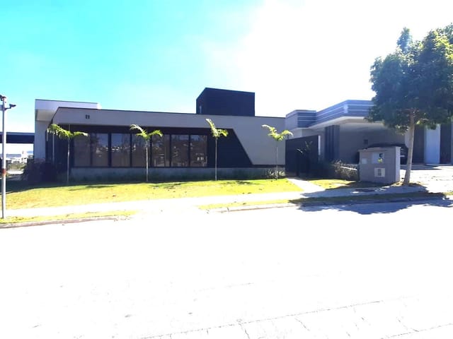 Casa com 717m² 4 quartos e 6 banheiros, à venda, no bairro Colinas do Paratehy em São José dos Campos