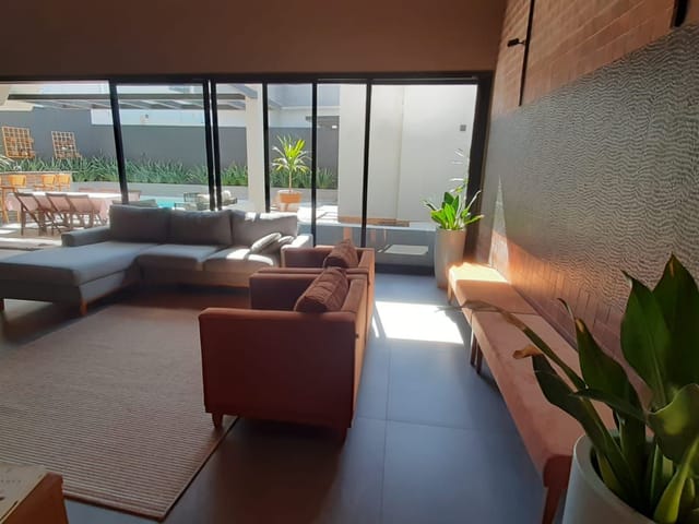 Casa com 717m² 4 quartos e 6 banheiros, à venda, no bairro Colinas do Paratehy em São José dos Campos