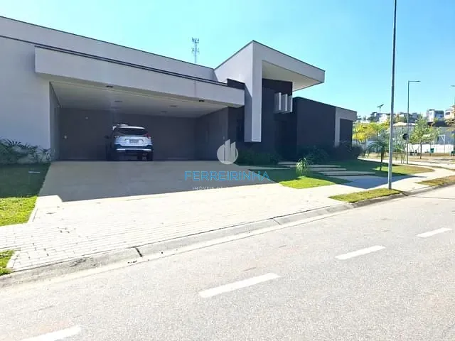 Casa com 717m² 4 quartos e 6 banheiros, à venda, no bairro Colinas do Paratehy em São José dos Campos