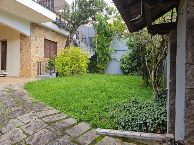 Casa 3 quartos e 2 banheiros, para alugar, no bairro Valparaíso em Petrópolis