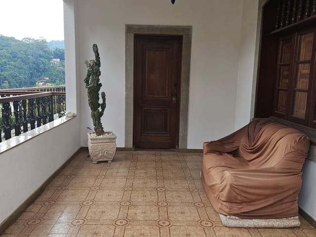 Casa 3 quartos e 2 banheiros, para alugar, no bairro Valparaíso em Petrópolis