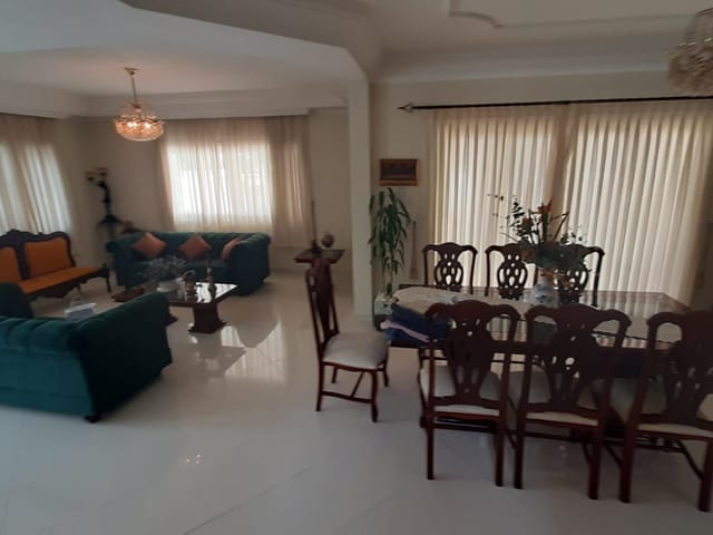 Casa com 549m² 4 quartos e 4 banheiros, à venda, no bairro Urbanova em São José dos Campos